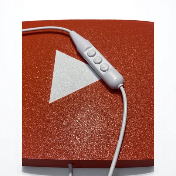 3D Printed YouTube Light Box: LED Desk Decor for Streamers & Gamers - Picture 10 of 10